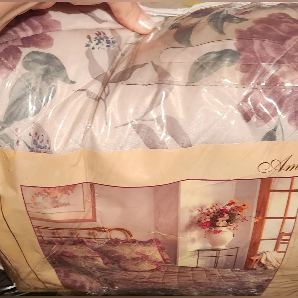 90s Never Opened Floral Patterned Comforter From Value City. Queen Sized Purple